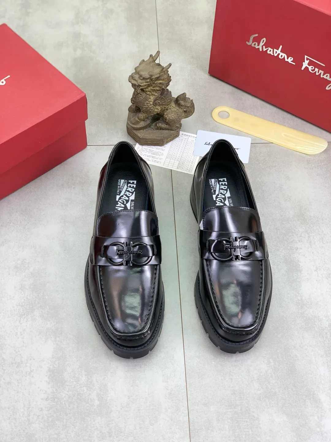 Men's Men's Shoes 💰P480💰[New Style] Water-dyed Niuli 🆘[Salvatore Ferragamo] Ferragamo's latest casual business leather shoes for men! Listed simultaneously! The fabric is made of specially imported original calfskin, and the interior is made of imported water-dyed cowhide. It is absolutely luxurious and leads the fashion trend. Matching code: 38-44 (45 and 46 can be customized) Multiple colors available